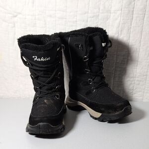 Black Winter Boots with Faux Fur Lining